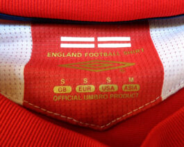 2006-2008 ENGLAND Away Football Shirt S Small Red Umbro