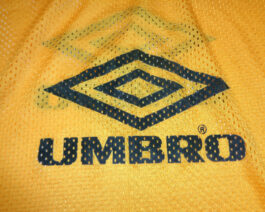 UMBRO 90s Training Vintage Football Shirt Casual Classic Yellow M Medium