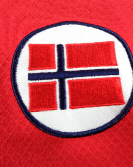 2010/11 NORWAY Home Football Shirt L Large Red Umbro
