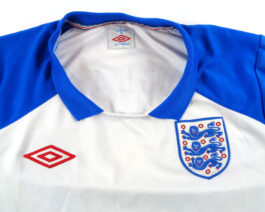 2011/13 ENGLAND Training Football Shirt L Large White Umbro