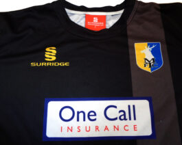 2014/16 MANSFIELD TOWN Away Football Shirt L Large Black Surridge