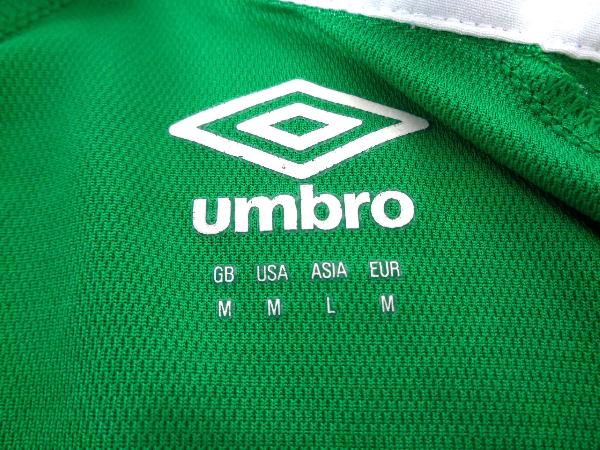 2015/16 IRELAND Home Football Shirt M Medium Green Umbro - Image 3