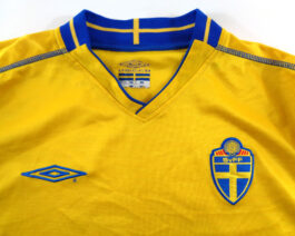 2003/05 SWEDEN Home Football Shirt L Large Yellow Umbro
