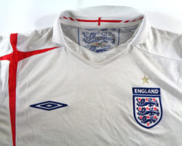 2005/07 ENGLAND Home Football Shirt M Medium White Umbro